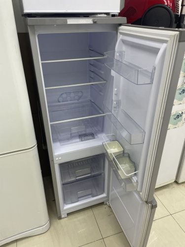 Холодильник Бирюса М118